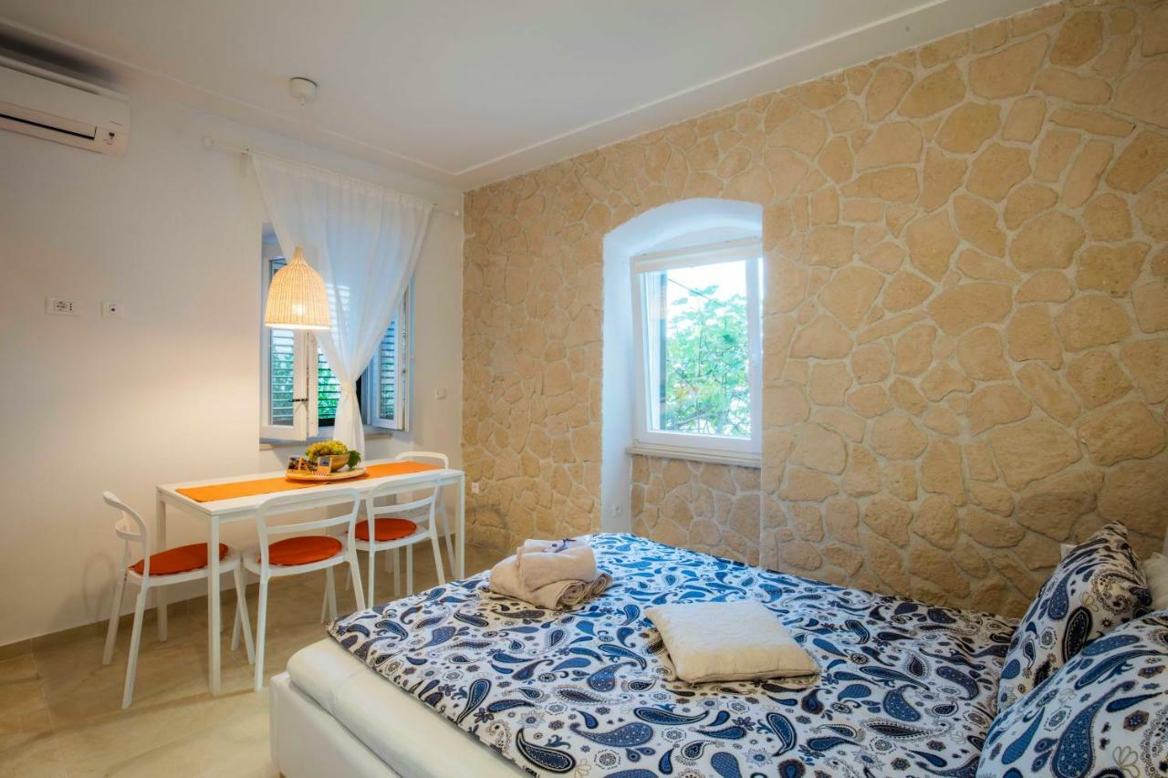 מאלי לוסיניי Season4All Apartments מראה חיצוני תמונה